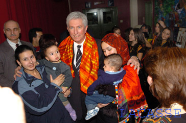 GILLES DUCEPPE ET LA COMMUNAUT� LORS DE LA SOIR�E DE TAFSUT