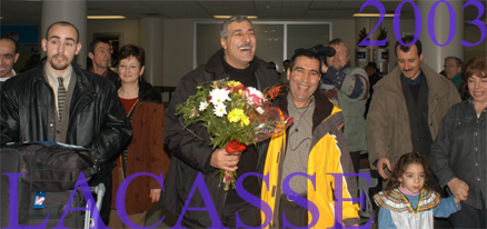 accueil � l'a�roport de Ferhat Mehenni lors de sa venue en 2003